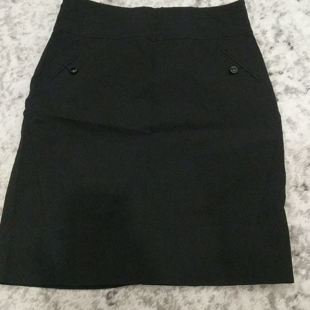 Reitman's petite blk elastic waist skirt